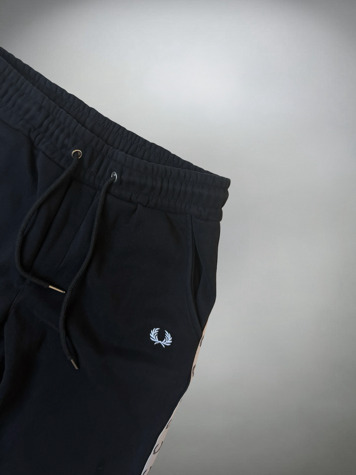 Vintage Fred Perry Taped Jogger (S)