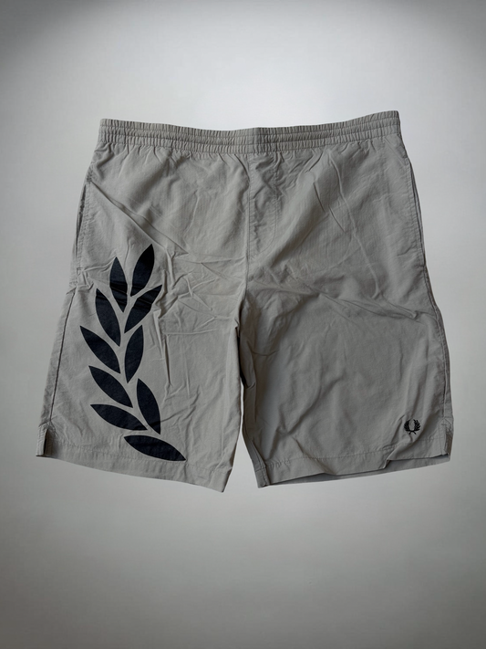 Vintage Fred Perry Shorts (M-L)