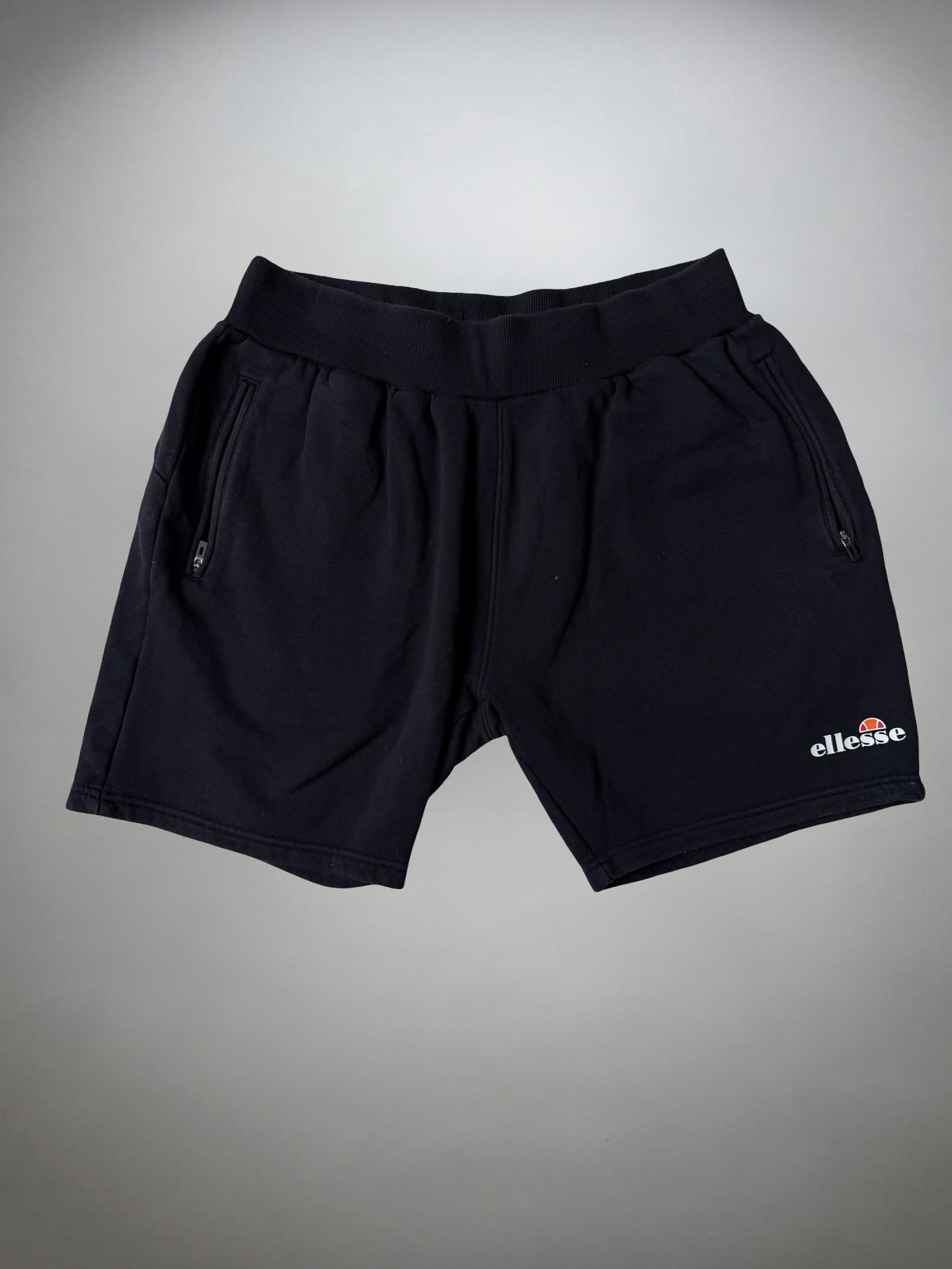 Vintage Ellesse Shorts (M)
