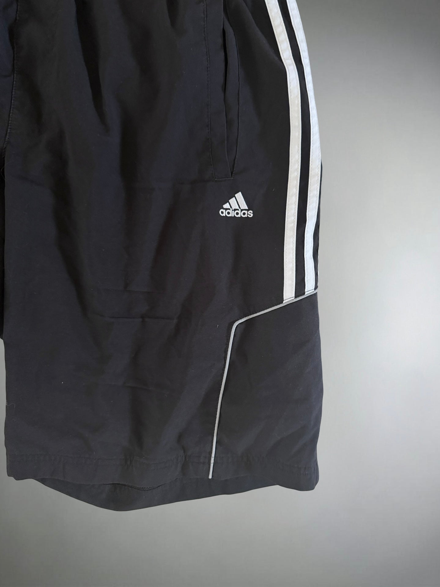 Vintage Adidas Shorts (XL)