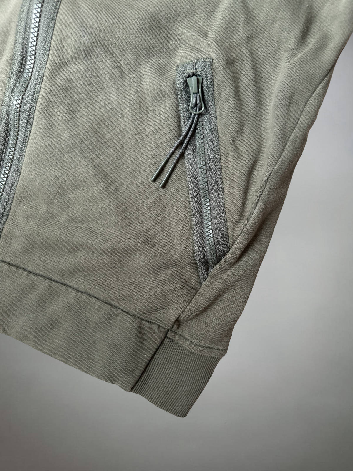 Vintage C.P. Zipper (S-M)