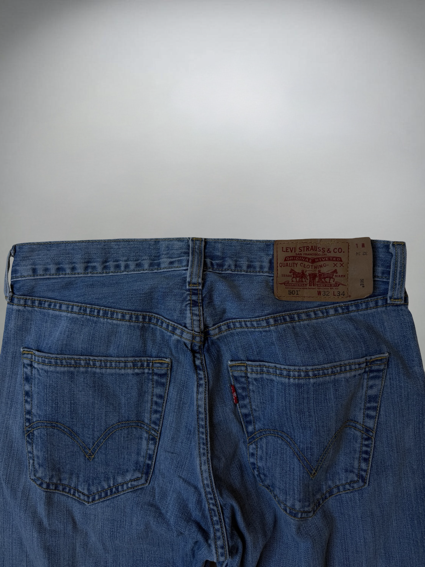 Vintage Levi's 501 Jeans (M)