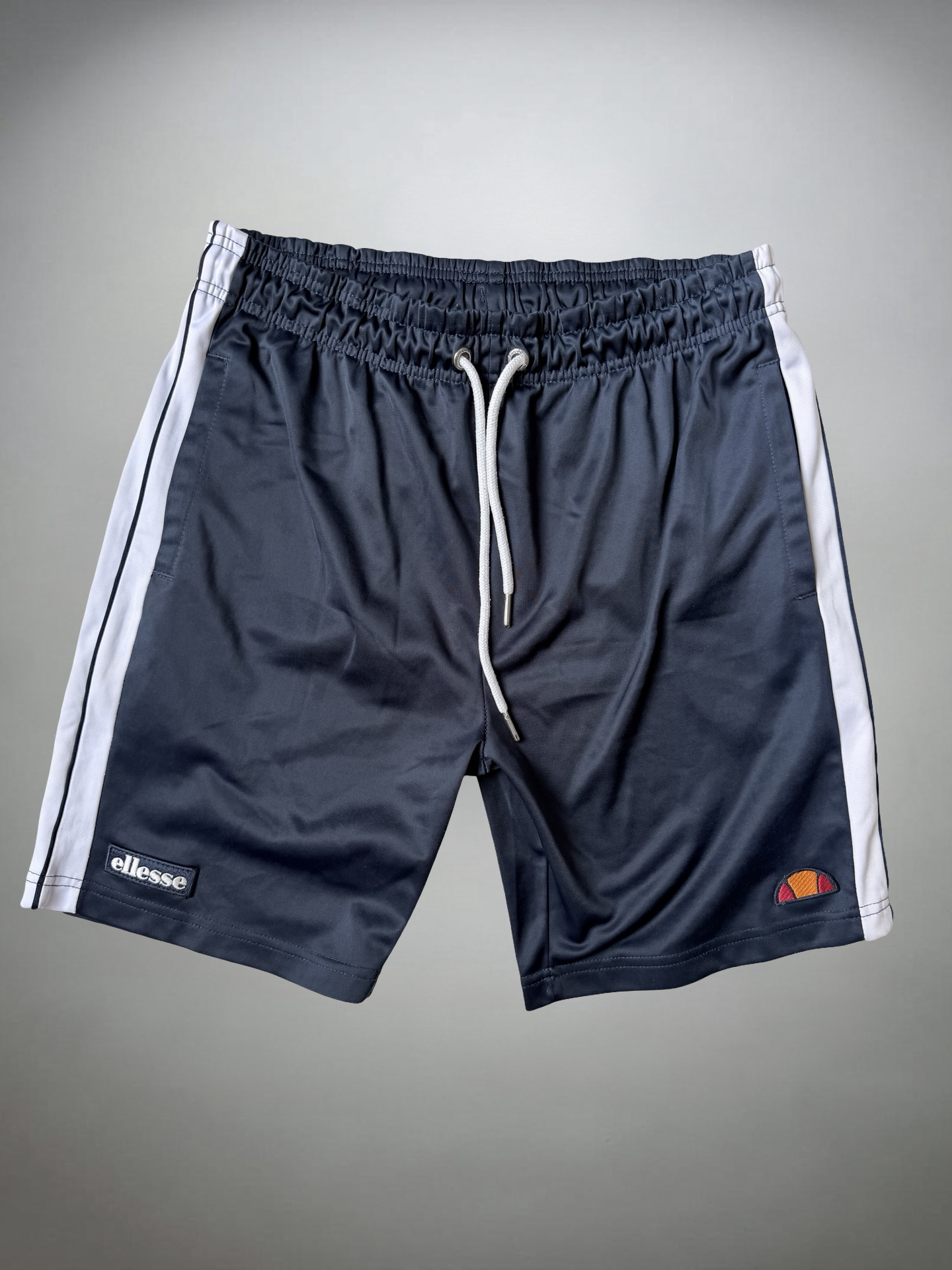 Vintage Ellesse Shorts (M)