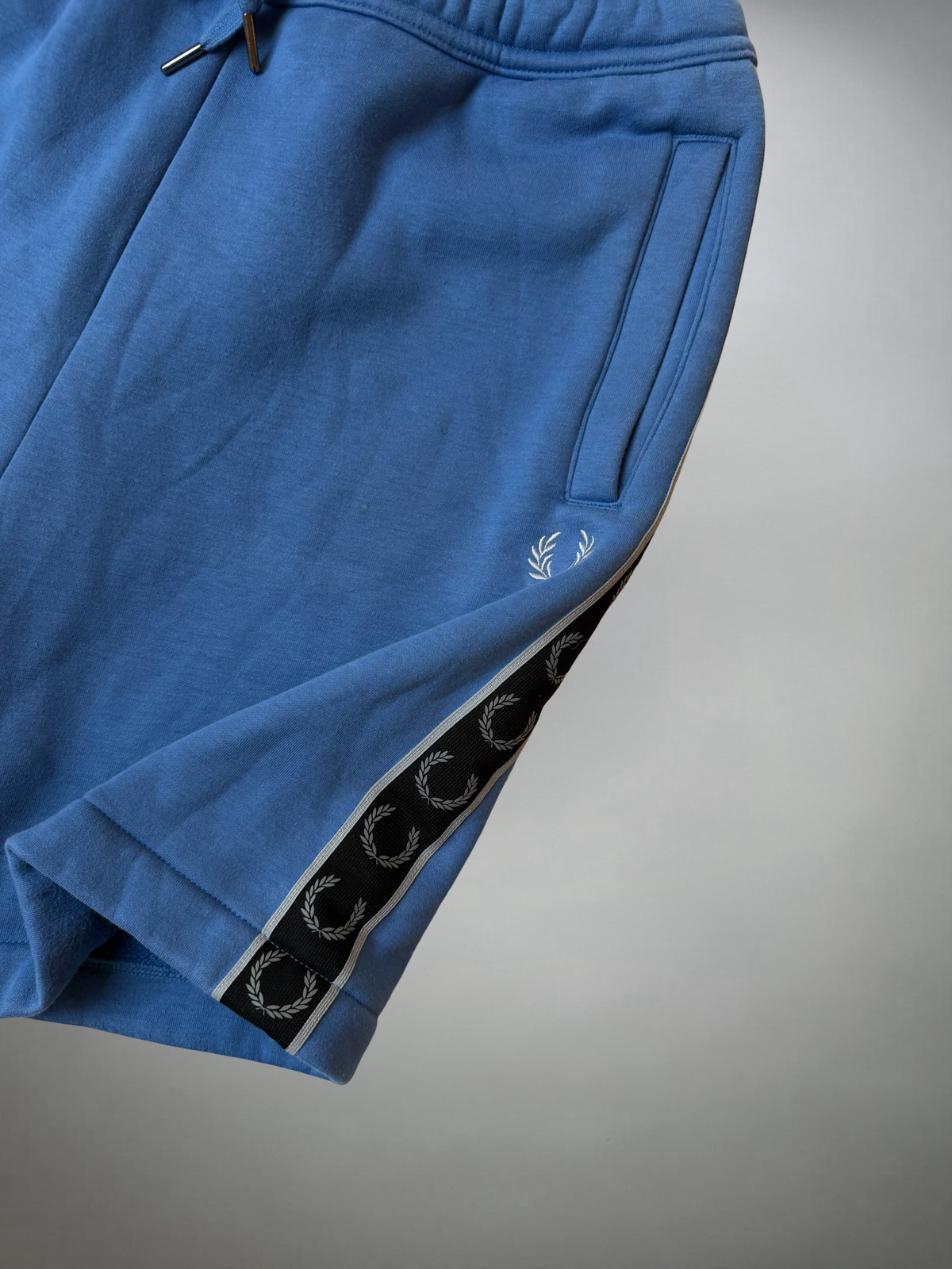 Vintage Fred Perry Taped Shorts (XS-S)