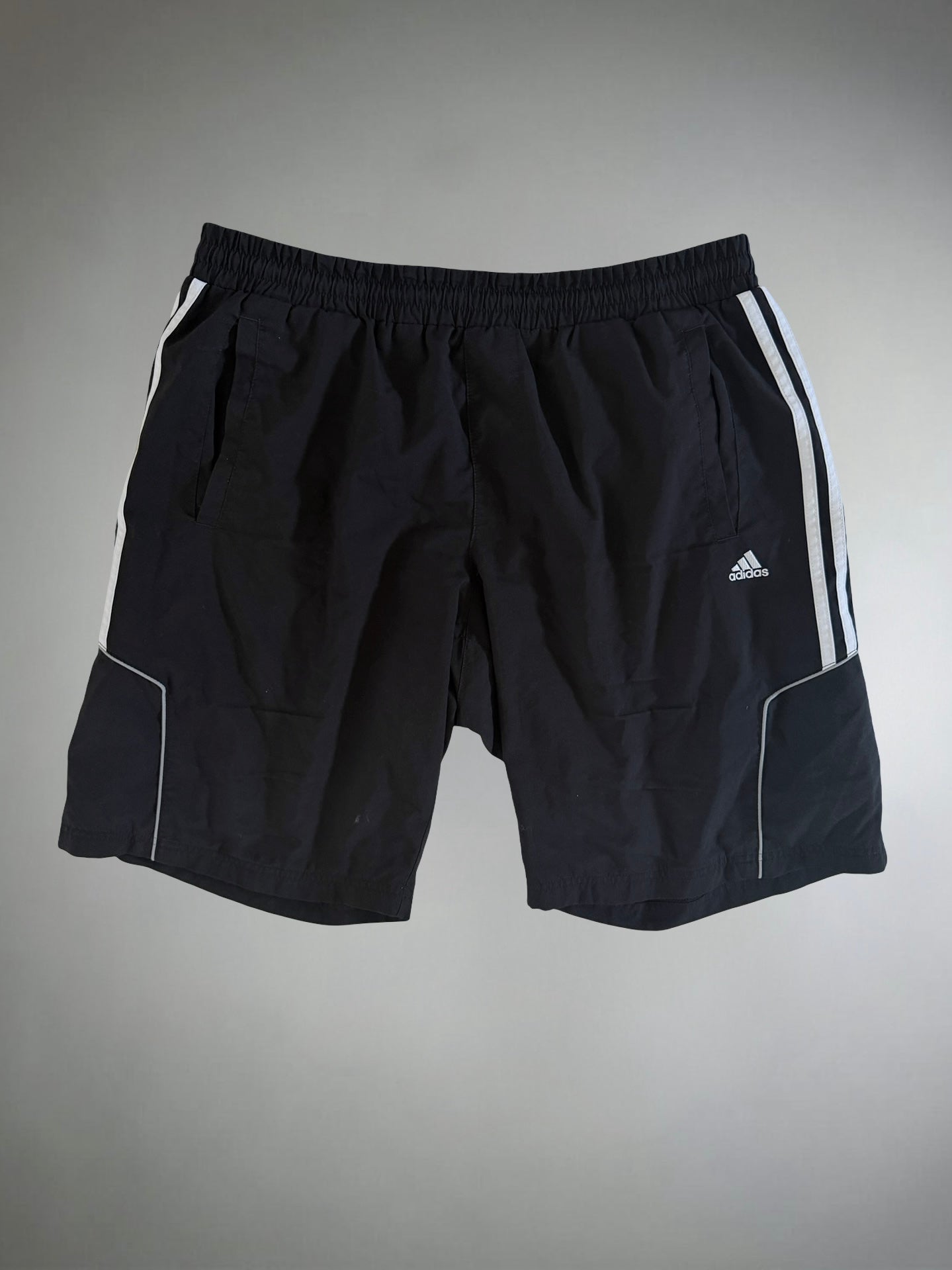 Vintage Adidas Shorts (XL)