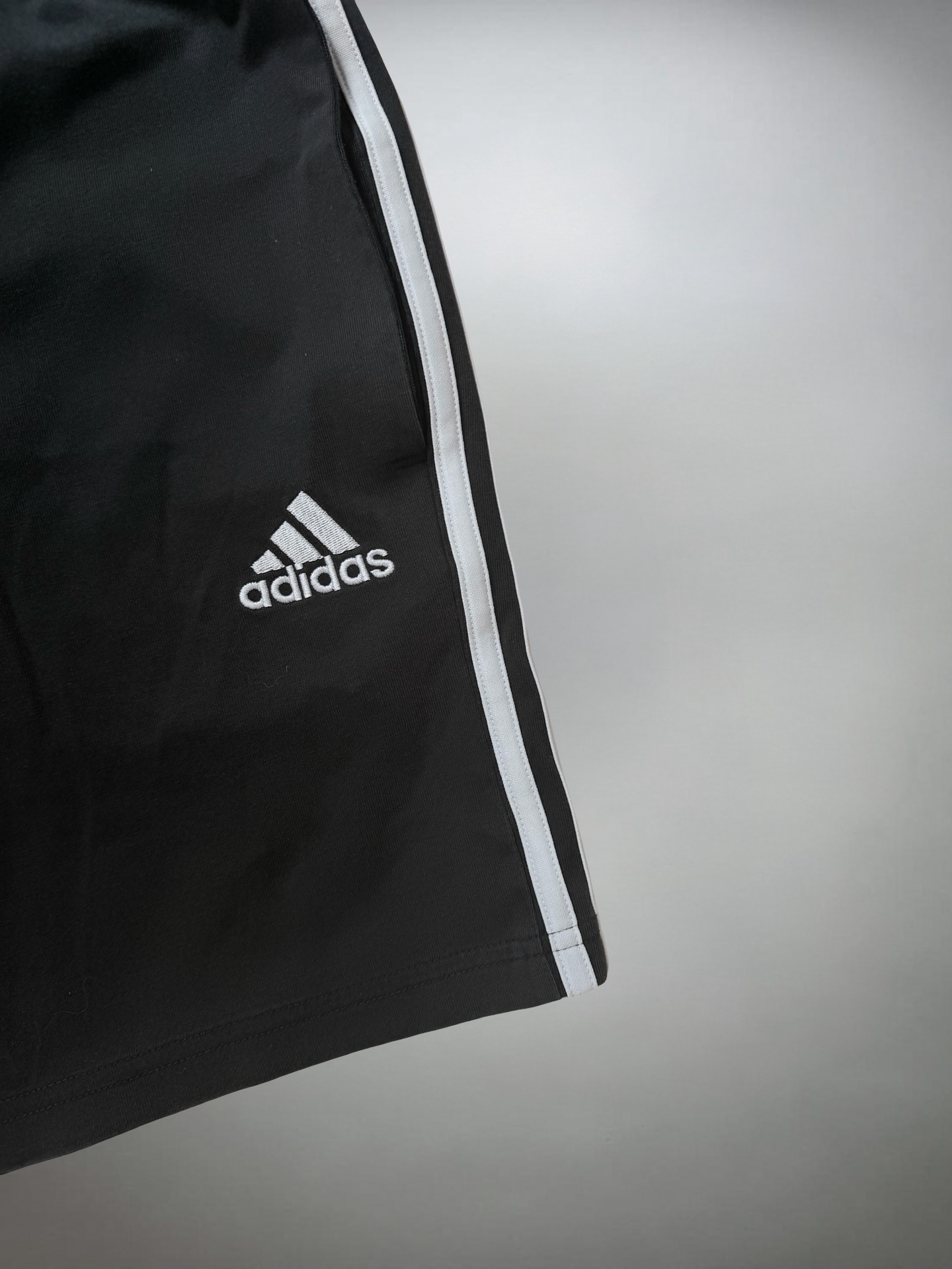Vintage Adidas Shorts (S-M)
