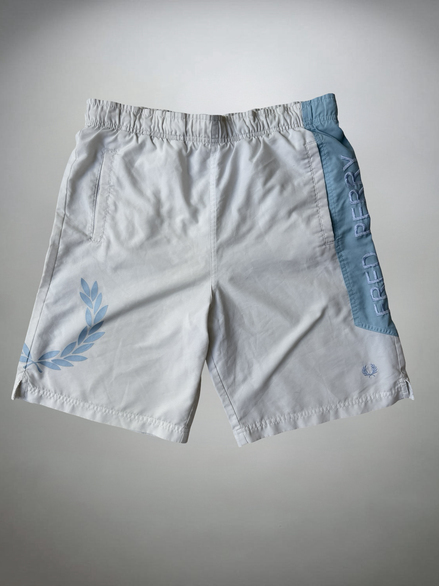 Vintage Fred Perry Shorts (S-M)