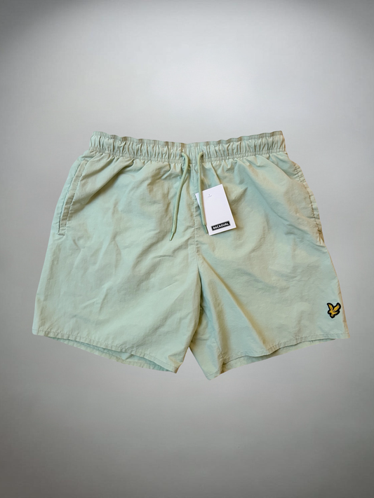 Vintage Lyle & Scott Shorts (S-M)