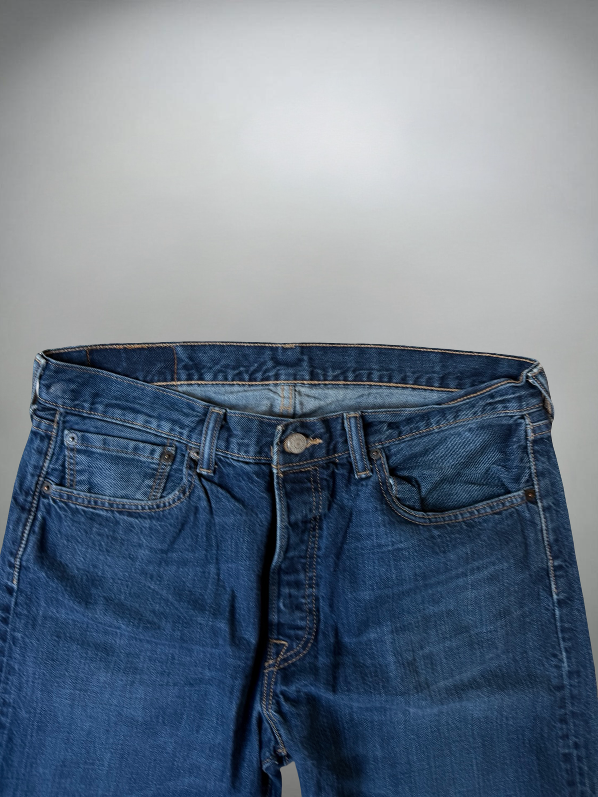 Vintage Levi’s Jeans  (M-L)