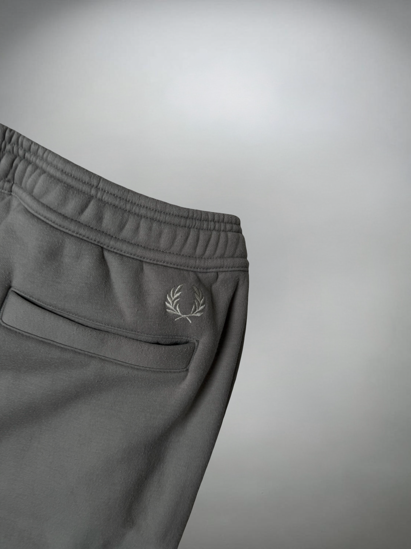 Vintage Fred Perry Jogger (S-M)