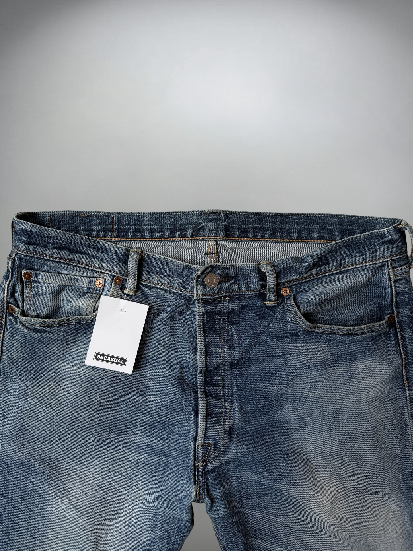 Vintage Levi's 501 Jeans (L)